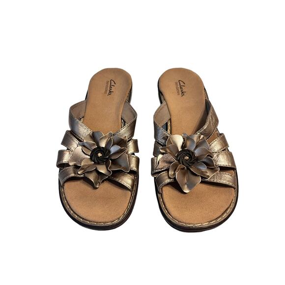 Clarks Bendables Floral Slip on Bronze Metallic Slip On Sandal Slides - Picture 2 of 6